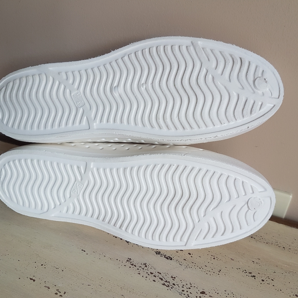 Comfy Summer White Shoes - Picture 5 of 5